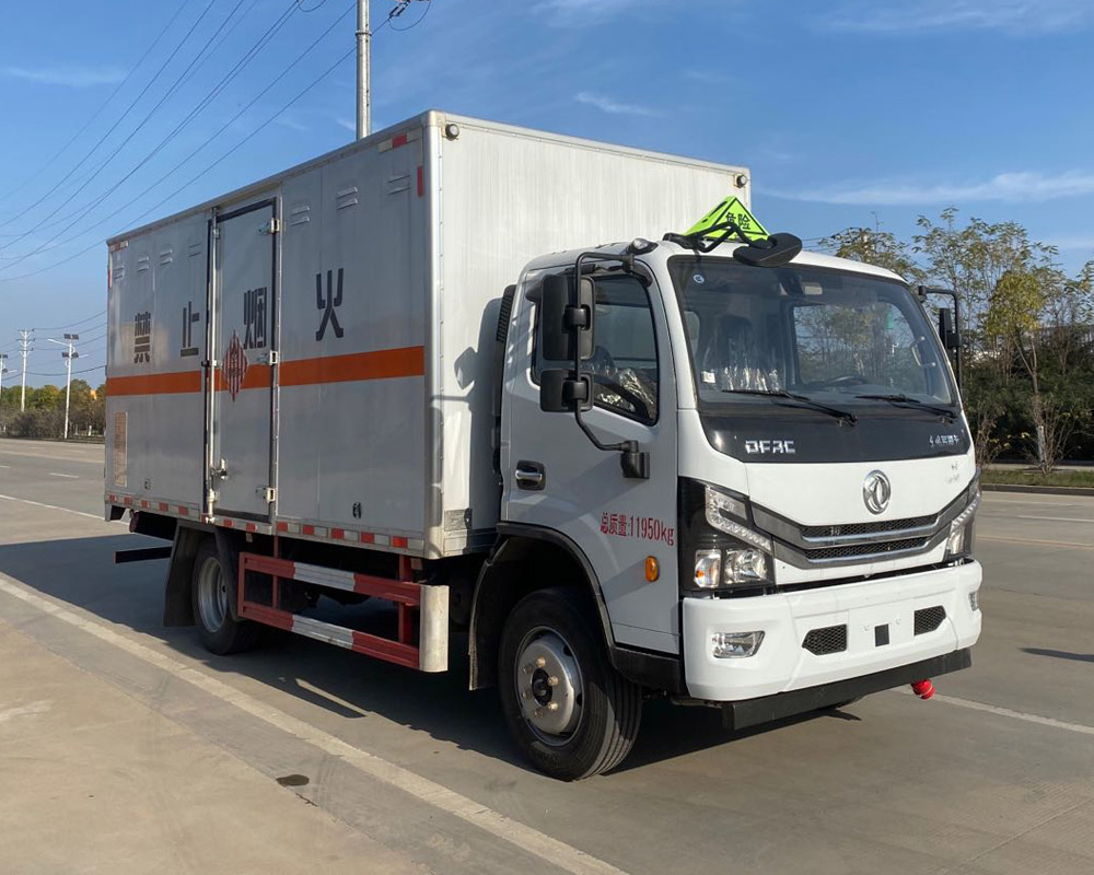 楚勝牌CSC5125XRG6型易燃固體廂式運(yùn)輸車